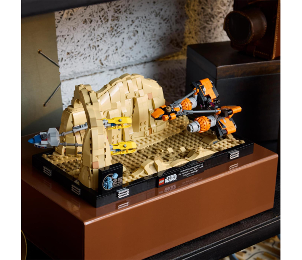 LEGO Star Wars™ 75380 Diorama: Wyścig ścigaczy w Mos Espa - 1279511 - zdjęcie 7